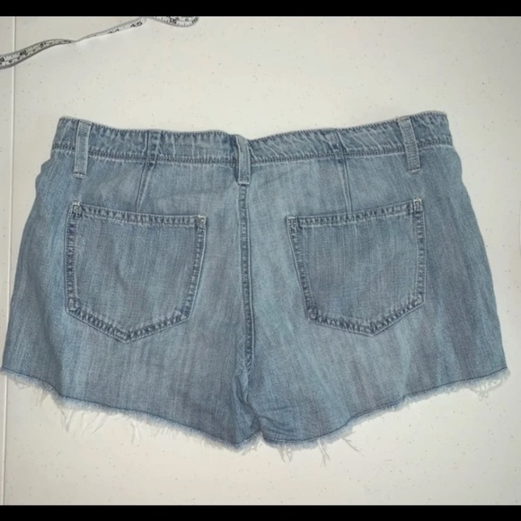 Old navy diva denim shorts light wash size 8 - Picture 3 of 5